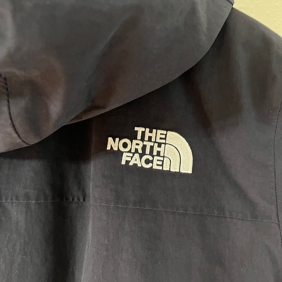 The North Face Women's Dark Blue Hooded Ski Jacket - Picture 5 of 11